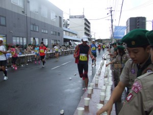 福岡シティーマラソン給水奉仕